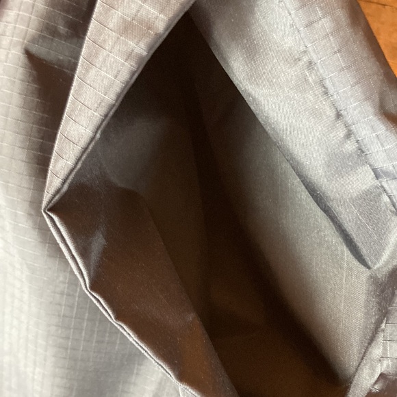 Retro style windbreaker - Picture 9 of 11